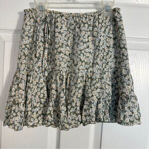 Urban Outfitters ditsy floral skirt, lined, size S, rayon, teen, tween